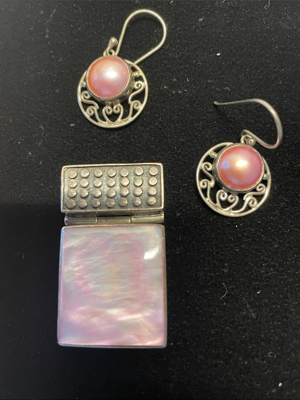 Pink Mother-of-Pearl Drop Earrings in Silver Filigree
